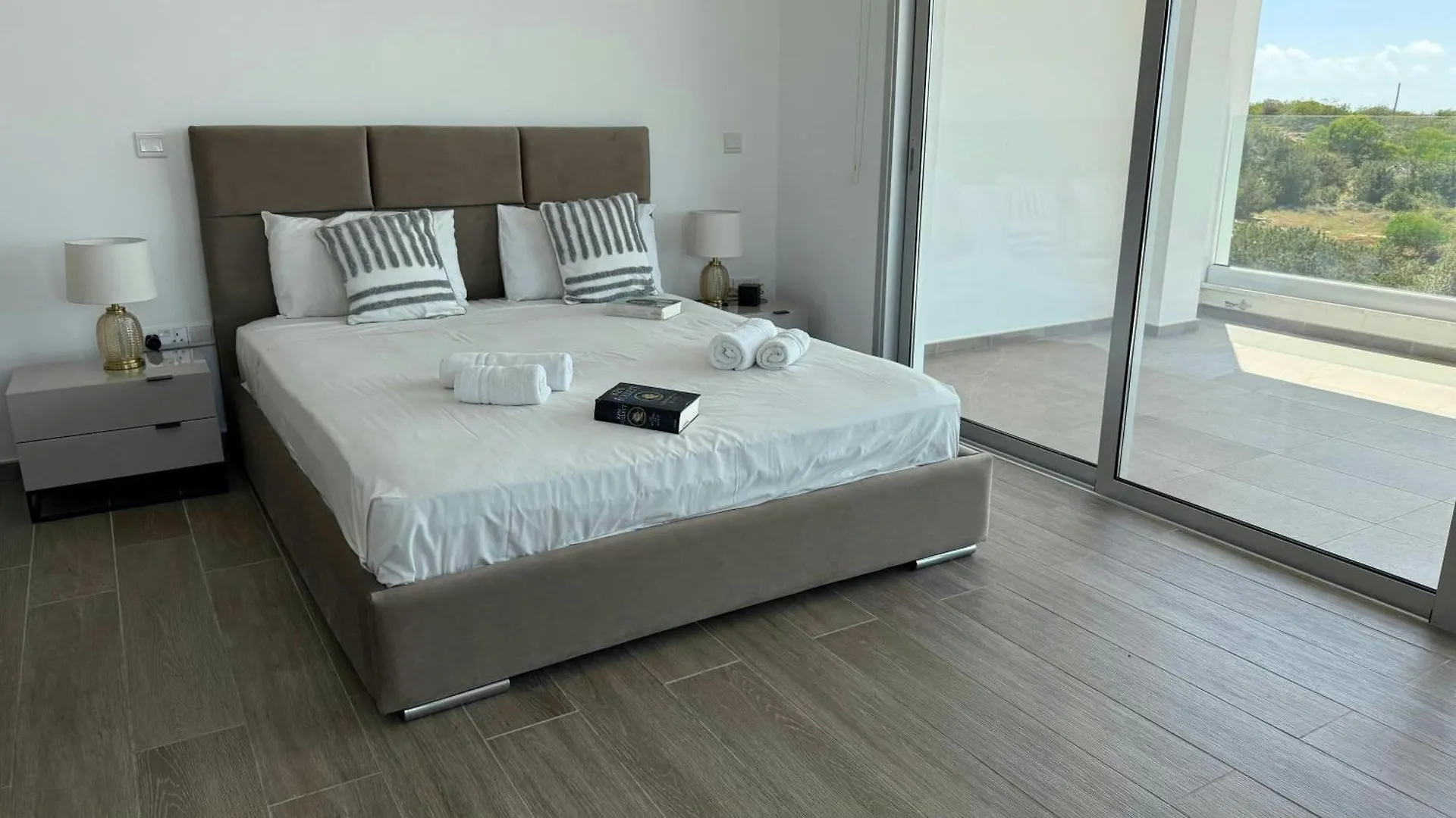 Toocoool Villa - Elite Seaview Aya Napa Kıbrıs